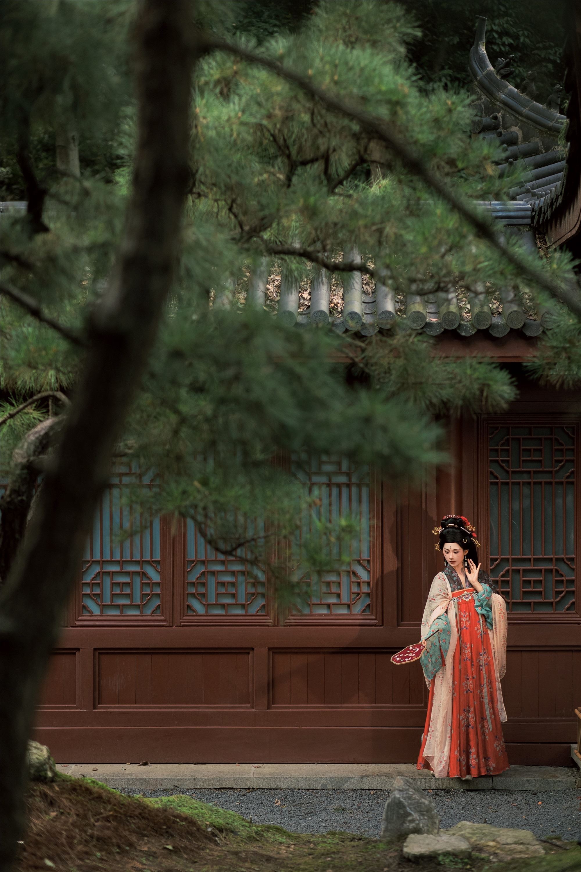 YITUYU艺图语 2025.01.12 山寺踏秋 郑钰熙